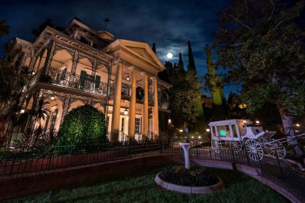 História da Haunted Mansion na Disneyland começou anos antes da abertura da atração
