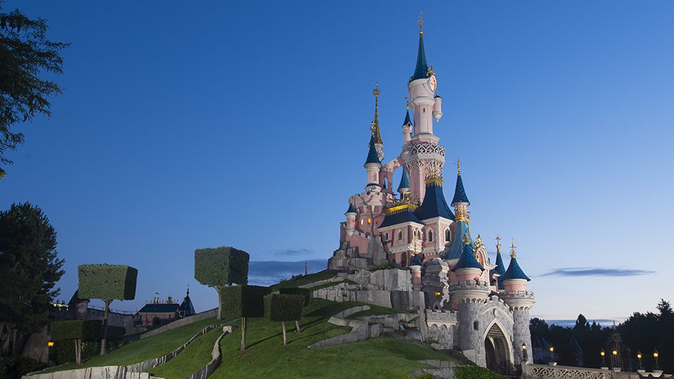 Reservas de brasileiros para Orlando aparecem em uma tendência de crescimento que também alcança a Disneyland Paris