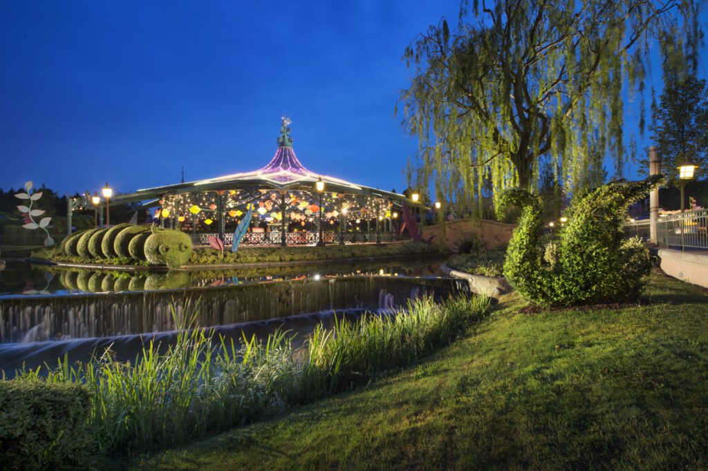 Reservas de brasileiros para Orlando crescem em paralelo ao interesse por destinos como a Disneyland Paris