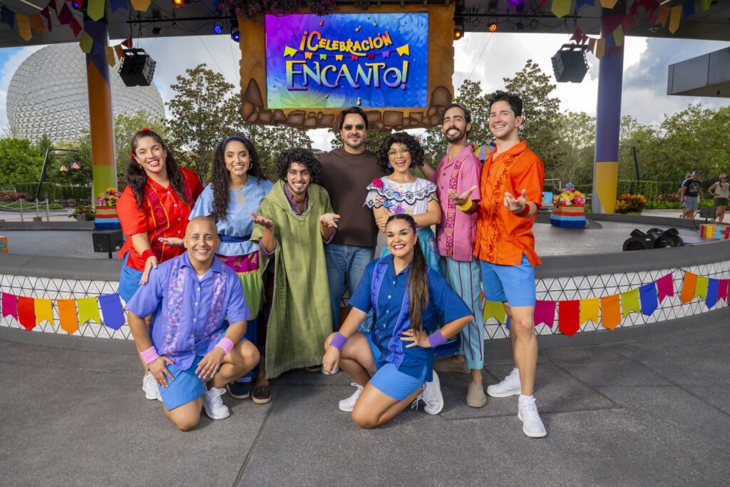 Luis Fonsi no Celebración Encanto no EPCOT em 2026 no Mês da Herança Hispânica Disney World 2026
