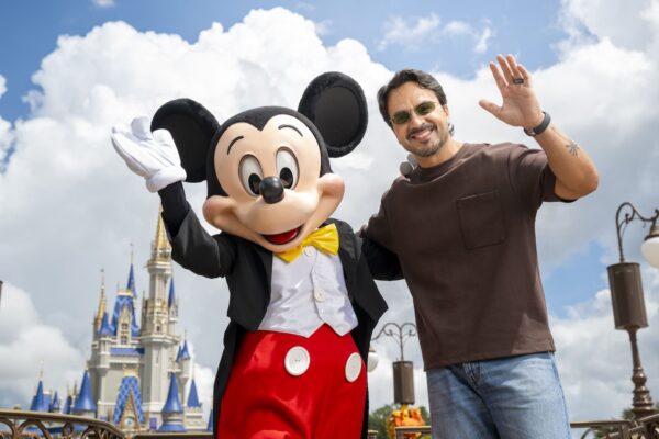 Mês da Herança Hispânica Disney World 2026 com Luis Fonsi e Mickey