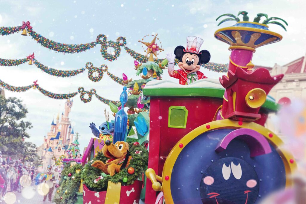 Mickey's Dazzling Christmas Parade no Natal Disneyland Paris 2026