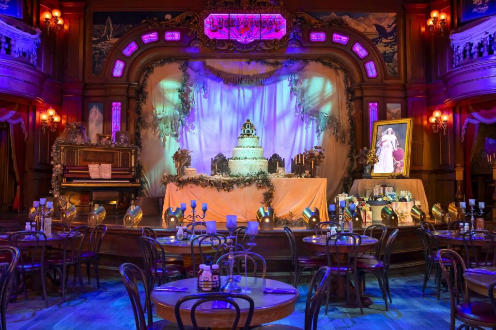 Unlucky Nugget Saloon inspirado em Phantom Manor no Halloween Disneyland Paris 2026